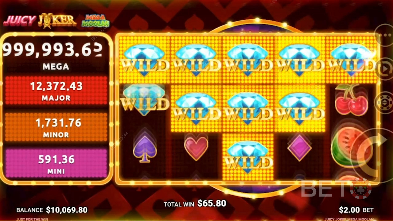 Juicy Joker Mega Moolah के ग्रिड को वाइल्ड प्रतीकों से भरना